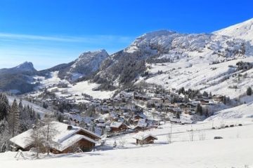 village de montagne en hiver