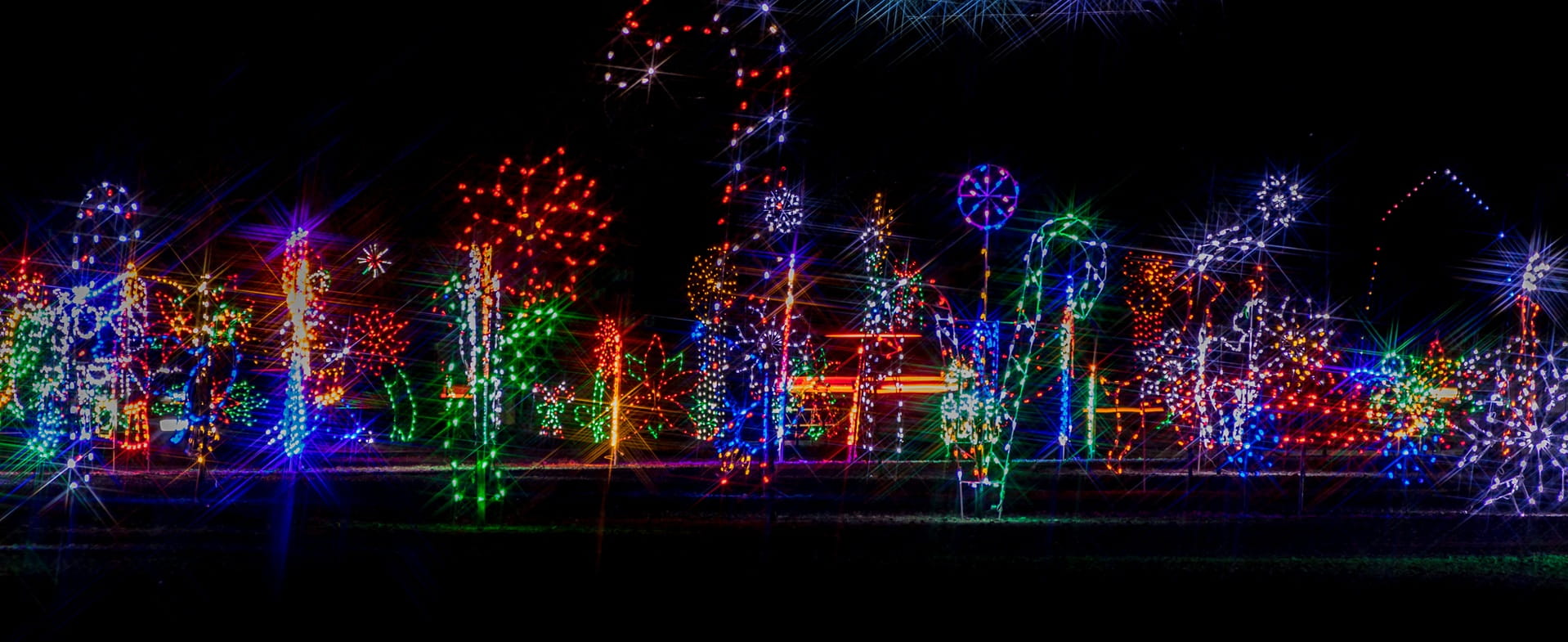 décorations lumineuses de Noël dans la nuit